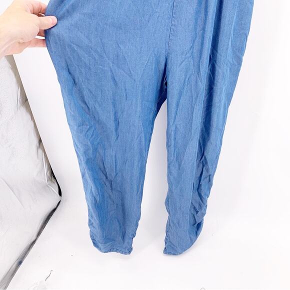 NEW Lovers + Friends Denim Jumpsuit Size Large - Picture 6 of 10
